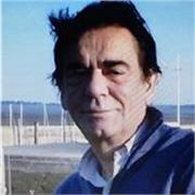 Proviseur retraité professeur de physique-chimie donne cours lycée